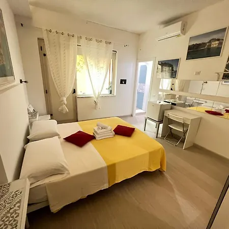 Affittacamere Enjoy 4*